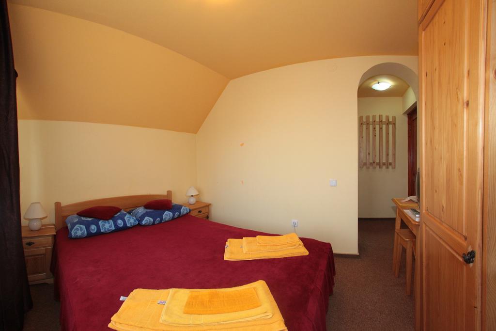 Hotel Pensiunea Nadine Agapia Habitación foto